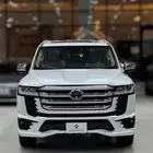 لاندكروزر VXS موديل 2024 فل كامل وارد خليجي مستعمل