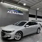 شيفرولية ماليبو 2021 فضي لدى معرض(عبيد الرشيدي)