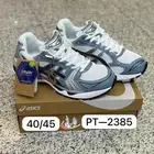 شوزات اسيكس