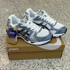 حذاء اسيكس