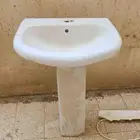 للبيع مغاسل سليمه العدد 5 حبات