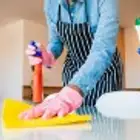 لدي عمال نظافة أريد تسليمهم لهم