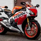 مطلوب مكينه cbr 1000 2015