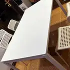 طاولة إيكيا