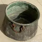 قدر قديم و احواض و اباريق