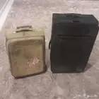 2 شنطه سفر كبيره نظيفه شرائح جهاز سكر مع شكاكات لقياس السكر