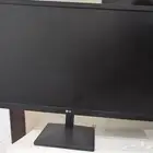 شاشة LG 24