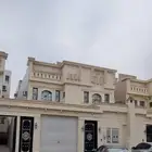 للبيع فله دور وثلاث شقق في حي الرمال
