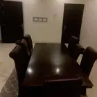 طاولة طعام للبيع بسبع كراسي