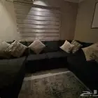 كنب اشلي للبيع استخدام سنه ونص يبدا السوم 1500 نظيف وجديد