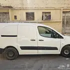 سيارة بيجو ستيروين.