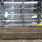 ثلاجة عرض حلويات
