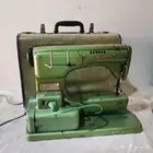 مكينة خياطه قديمة