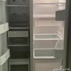 ثلاجهةLgمستخدمة استخدام نظيف جدا فيها 2باب الباب الاول ثلاجة