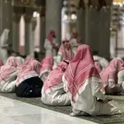 معلم قرآن بخبرة من حلقات المسجد النبوي يقدم دروسا  عن بعد