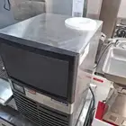 ايس ميكر صانعة ثلج مستعمل نظيف