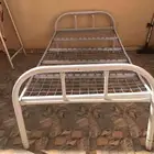 سرير حديد