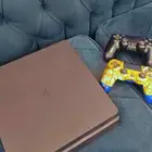 سوني 4 نظيف مع اثنين يد تحكم
