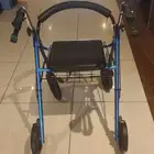 للبيع عربيه و حامل شاشة