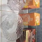 صحن حلويات زجاج شبه جديد مافي اي كسور