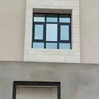ابواب المنيوم شبابيك المنيوم واجهات المنيوم باب المنيوم شباك