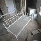 أربعة كراسي سرير حديد للبيع