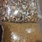 متوفر عندي حب لطيور واكل القطط ع حسب الطلب واقفاص