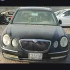 تتميز كيا أوبيروس موديل 2009 بمحرك V6 سعة 3.8 لتر  بقوة 266