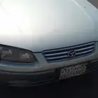 كامري 2002 قير عادي للبيع علا سوم