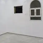 شقه جديده مكونه من 3 غرف مساحه كبيره وحمامين ومطبخ وصاله