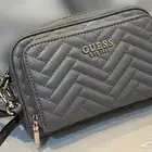 شنطة جديدة من ماركة GUESS