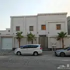للبيع دور وثلاث شقق في الدمام حي الامانه