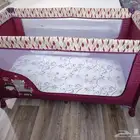 سرير محبس اطفال من عمر الولادة إلى ثلاث سنوات لون عودي
