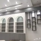 ديكورات محل عطور نظيفه جدا