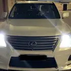 جيب لكزس فيه رشه من جهت الجنب اليسار كامل