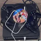 بلاسيتشن نضيف مع يدين وش يريد جراند ومعه شاحن يد ومعها سلوك