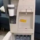 برادة ماء وكرسي مكتبي نسائي