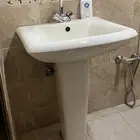 للبيع مغسلة نظيفه