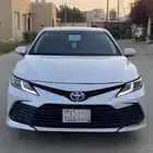 كامري 2021ستاندر مطور اللون ابيض لؤلؤي