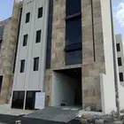 للبيع شقق علويه موقع مميز جراج خاص غرفة حارس مساحات واسعه