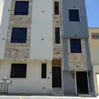 للبيع شقق ارضية وعلويه تشطيب ممتاز موقع مميز بحي الموظفين