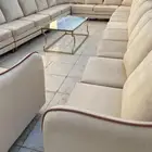 كنب اربعة في ستة كامل وطاولة وخداديات للبيع