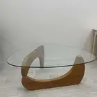 طاولة.