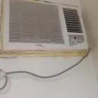 تكييف شباك و2 سرير اطفال وطني للبيع