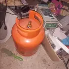 دبة غاز كبيره ودبتين غاز صغيره وماطور كهرب