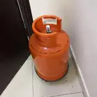 أنبوبه فارغه مع العجل لسهولة التحريك