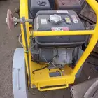 معدات للبيع