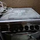 فرن وبرادة مويه شغالين