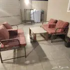كراسي و طاولة