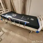 سرير طبي بالكهرباء مع مرتبتين طبيه وكرسي حمام